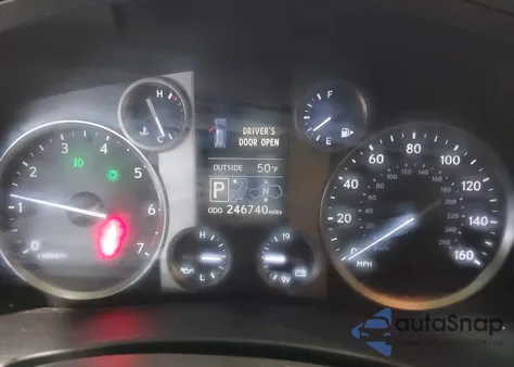 2014 Lexus Lx 570 z USA, uszkodzony, nr VIN JTJHY7AX8E4157062